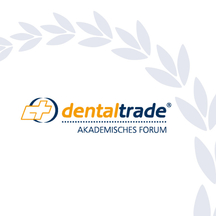 Ein Teil eines Lorbeerkranzes und das Logo von dentaltrade Akademisches Forum