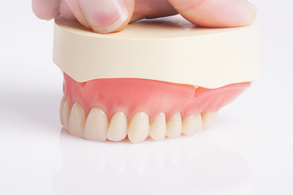 Modell einer Zahnprothese